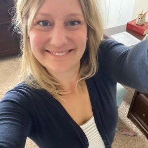 Meet your Posher, Elizabeth